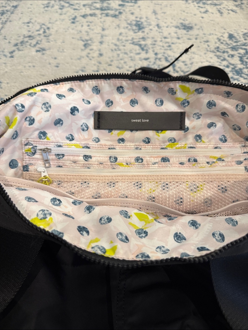 Lululemon Gym to Win Duffel Bag - Picture 2 of 7